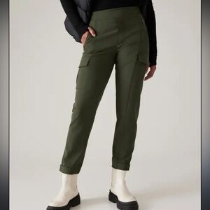 Athleta Endless High Rise Cago Pant Aspen Olive size 4 Petite Sporty Outdoor
